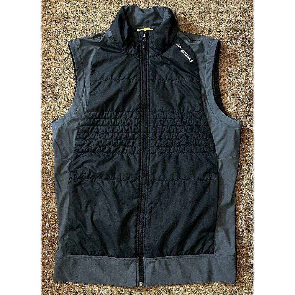 Brooks Running Vest Men’s Medium Black Full Zip Lightweight Insulated Athletic